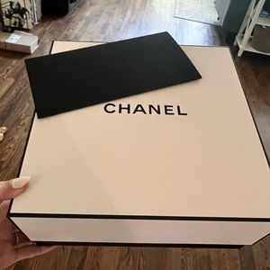COPY - COPY - Authentic Chanel Box with envelope